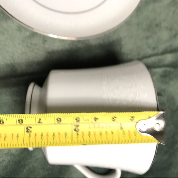 Set of 4 Crown Victoria Lovelace Tea Coffee Cups and Saucers - Picture 14 of 16